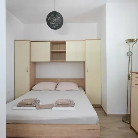 Ana Appartamento Betina (Sibenik-Knin)
