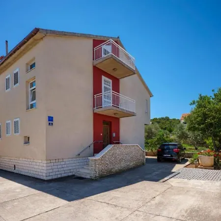 Ana * Betina (Sibenik-Knin)